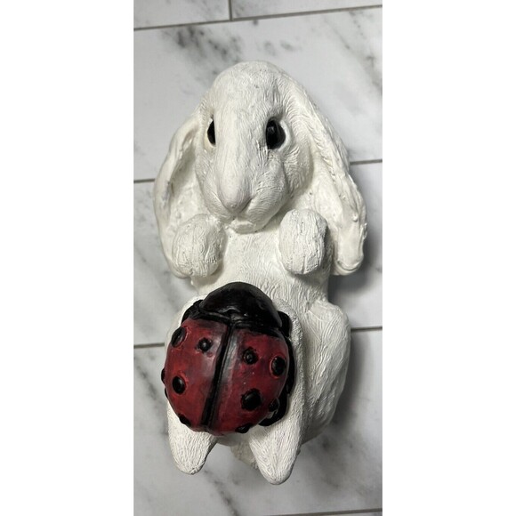 White Bunny With Ladybug Hide A Key Faux Rock Resin Vintage * READ - Picture 2 of 9